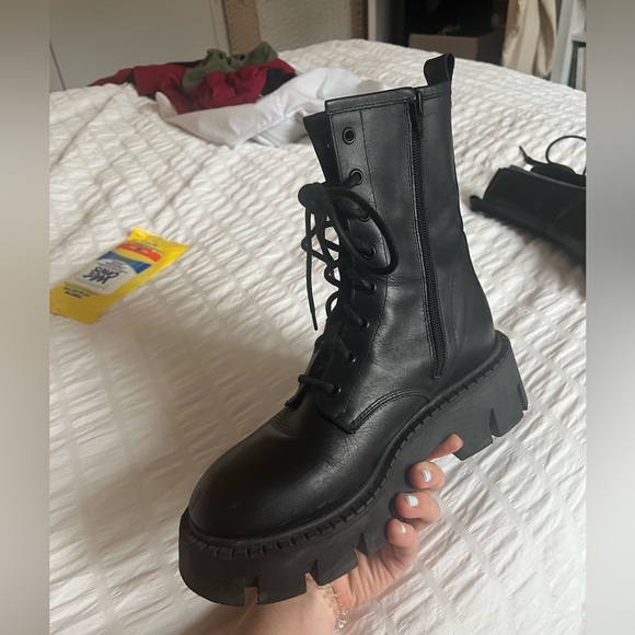 L’intervalle Sandon - black genuine leather chunky combat boots, size 39 - Picture 3 of 4